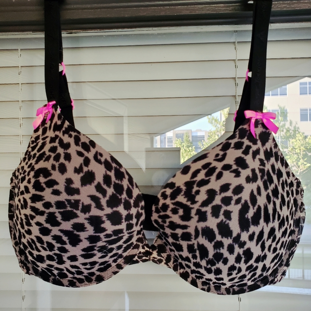 🎀🐆 Cute Betsey Johnson Animal Print Pink Bows Bra 32E